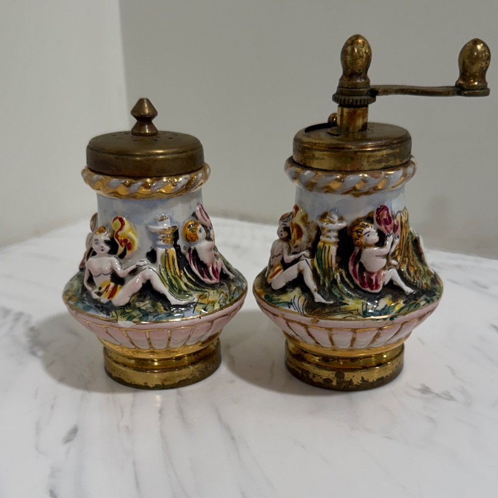 Vintage Made in Italy Ceramic Salt & Pepper Set w/ Grinder – Figural Design
